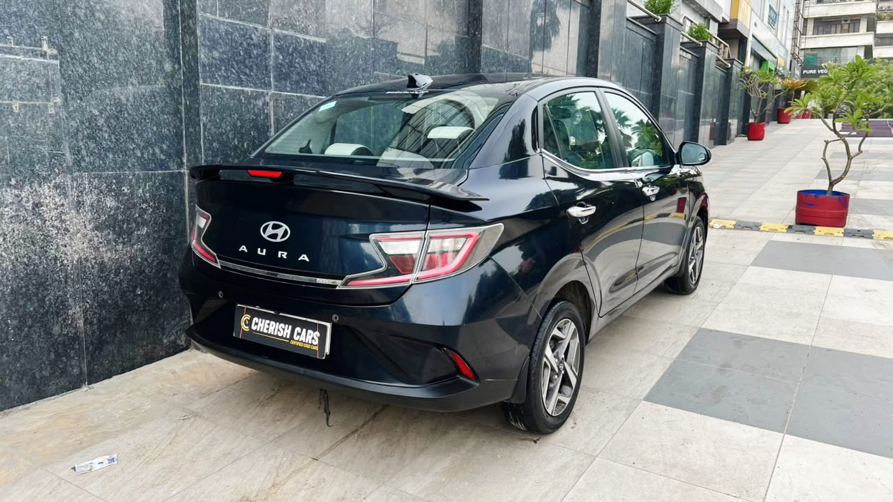 HYUNDAI AURA - SX CNG - 2023