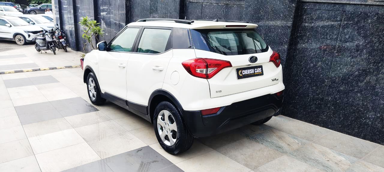 MAHINDRA XUV 300 - W6 - 2019