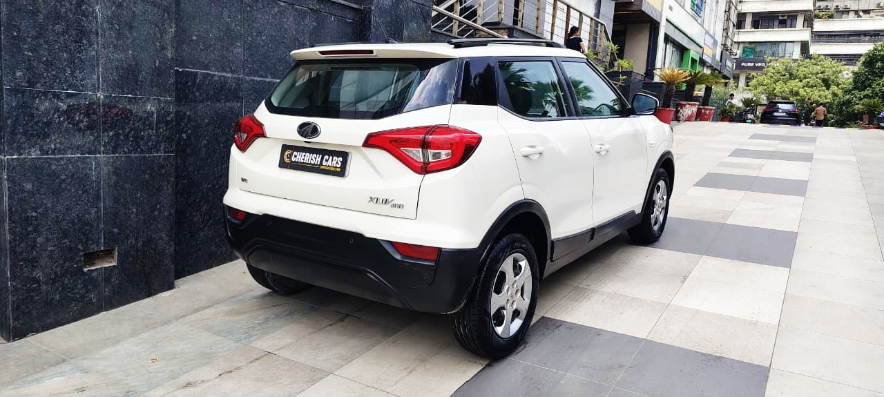 MAHINDRA XUV 300 - W6 - 2019