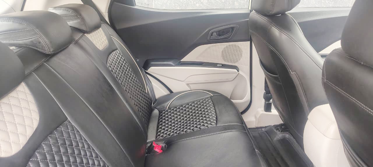 MAHINDRA XUV 300 - W6 - 2019