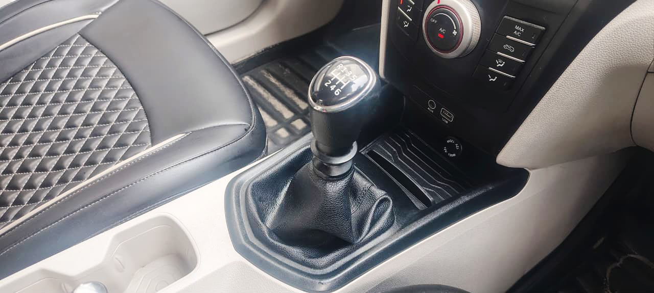 MAHINDRA XUV 300 - W6 - 2019