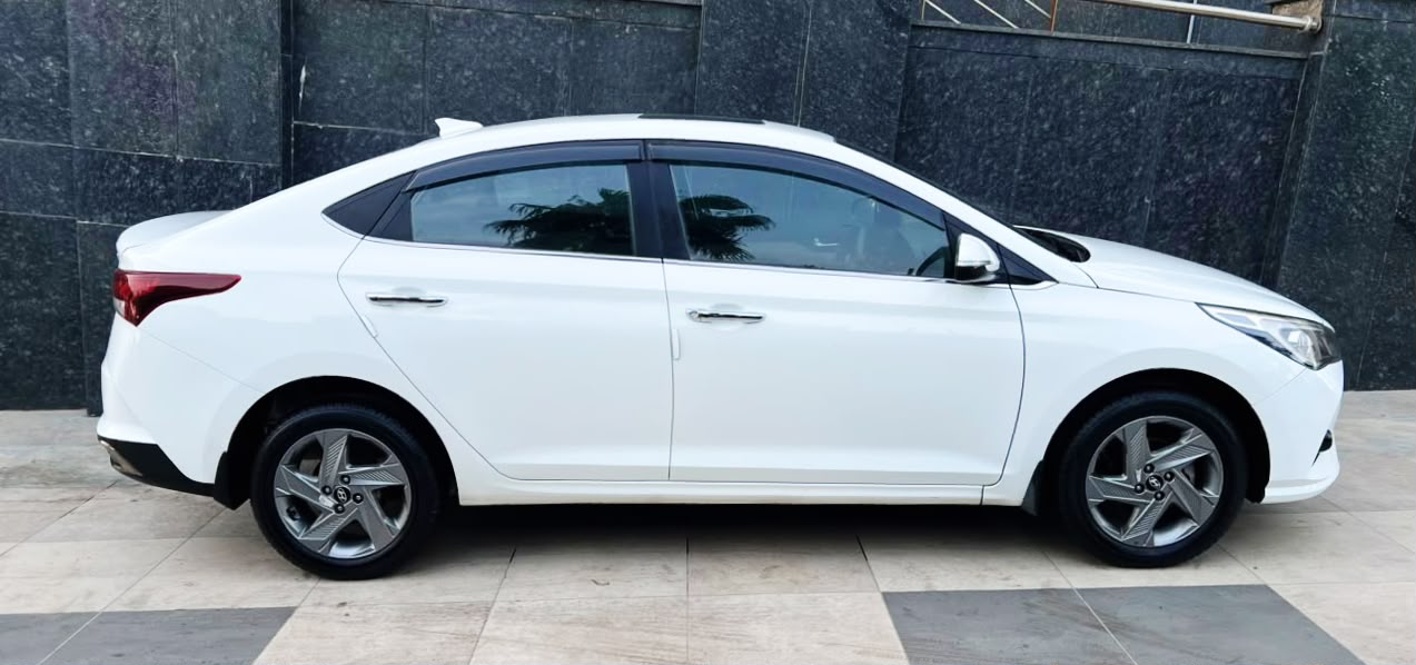 HYUNDAI VERNA- SX - SUNROOF - 2022