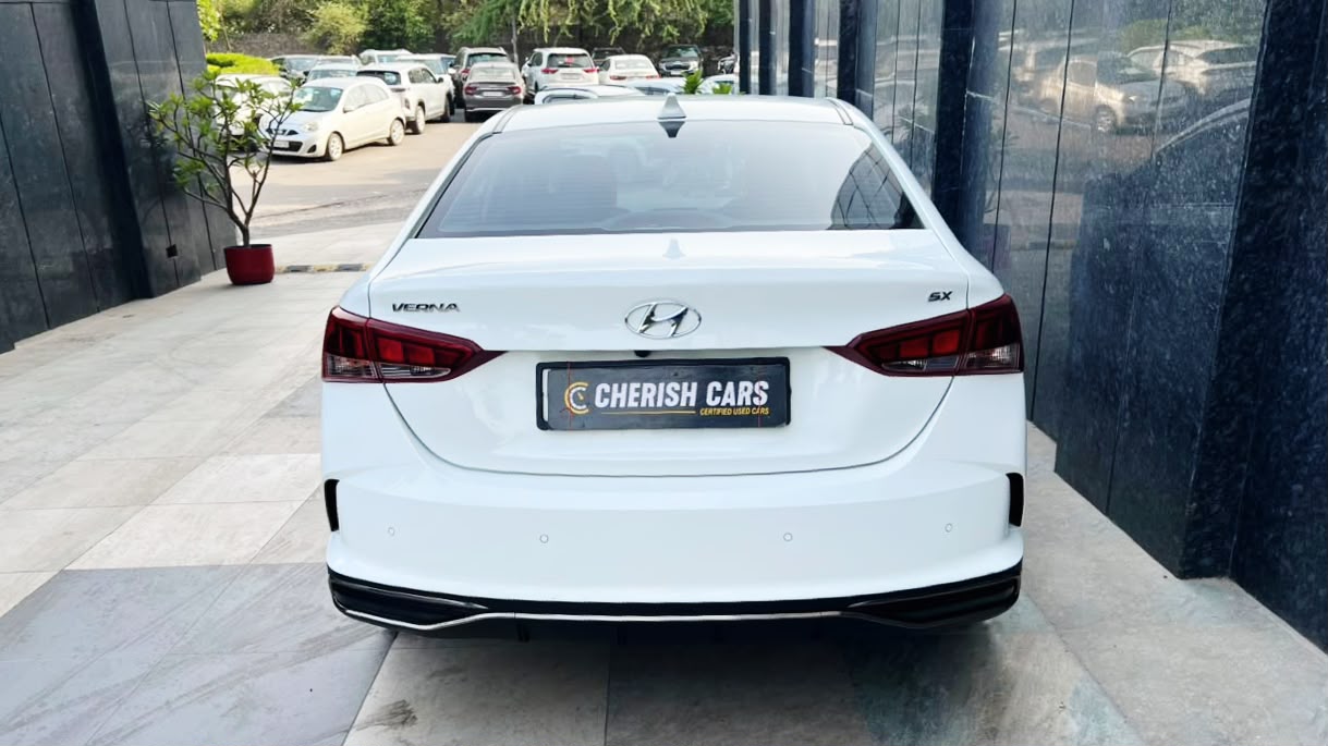 HYUNDAI VERNA- SX - SUNROOF - 2022