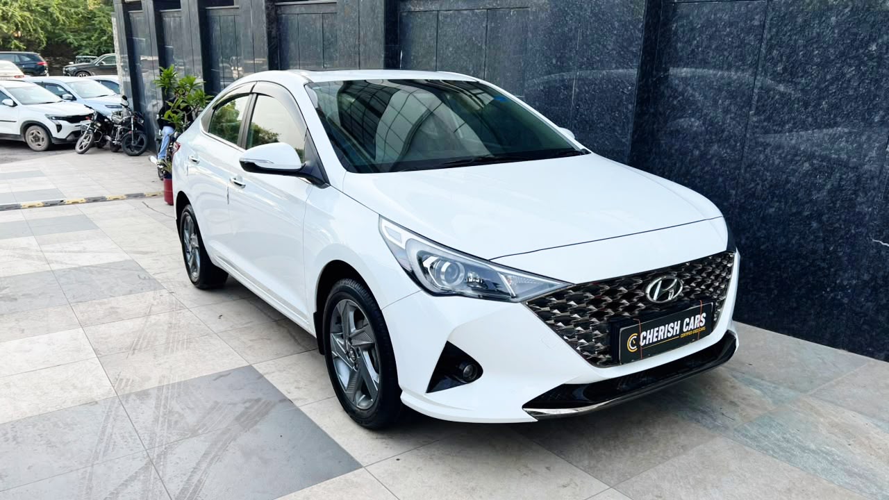 HYUNDAI VERNA- SX - SUNROOF - 2022