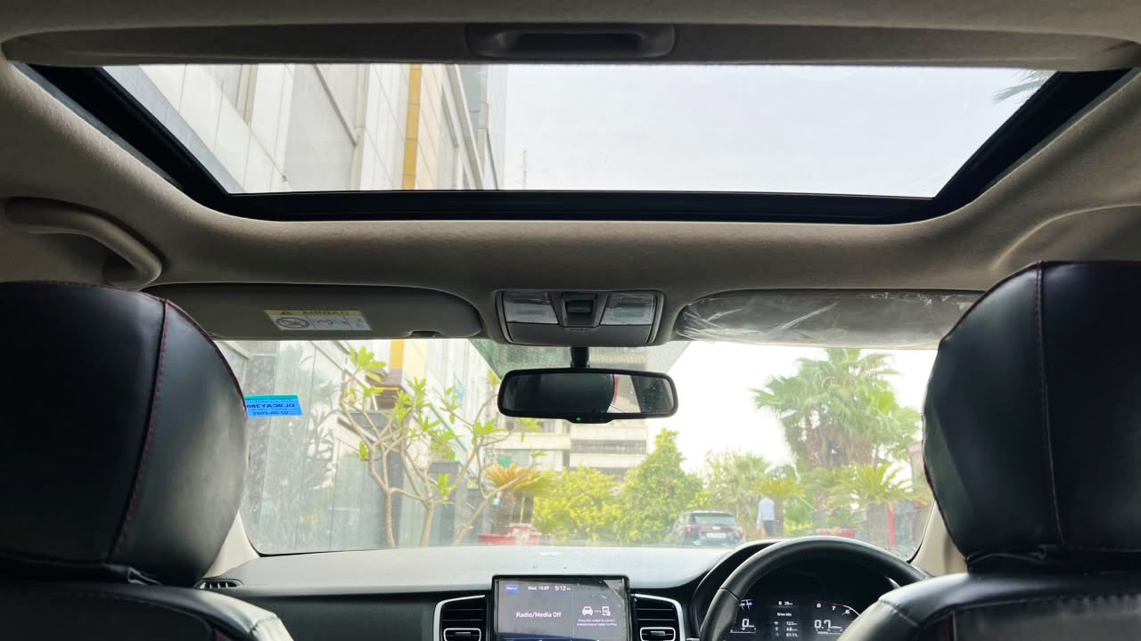 HYUNDAI VERNA- SX - SUNROOF - 2022