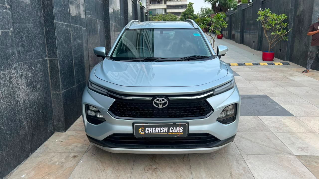 TOYOTA TAISOR - V - 2025