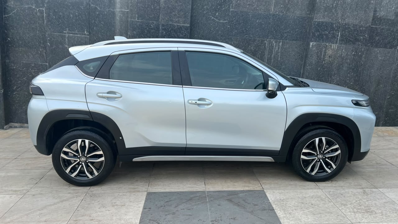 TOYOTA TAISOR - V - 2025
