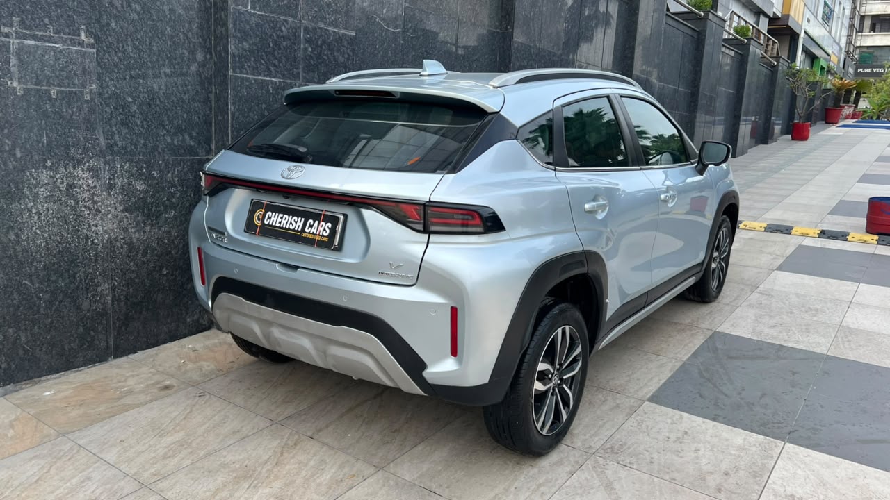 TOYOTA TAISOR - V - 2025