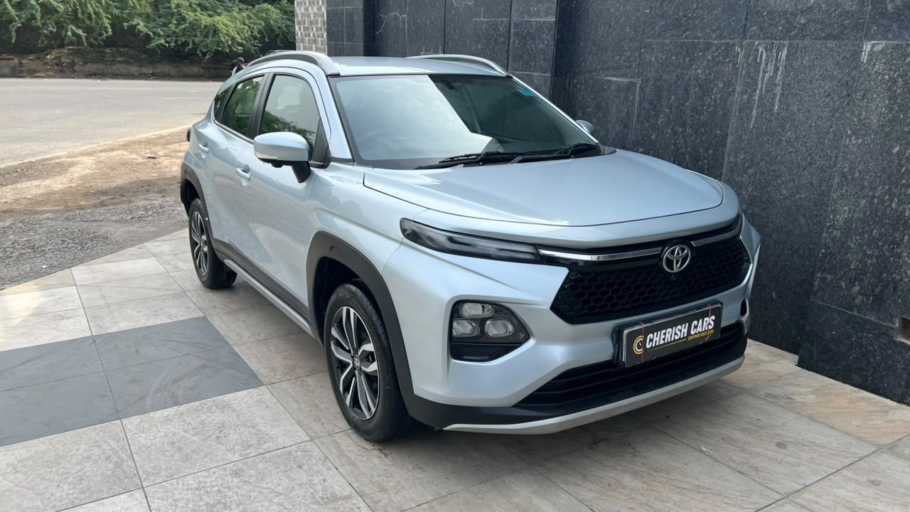 TOYOTA TAISOR - V - 2025