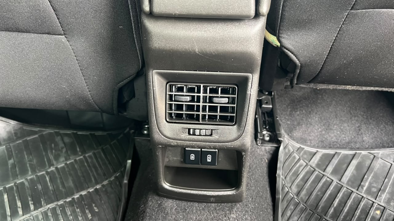 TOYOTA TAISOR - V - 2025