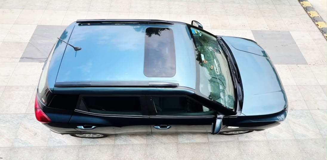 MAHINDRA XUV 300 - W6 AS SUNROOF AUTOMATIC - 2023