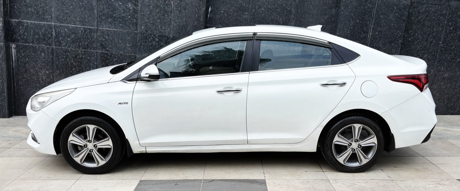 HYUNDAI VERNA- SX OPTIONAL - SUNROOF AUTOMATIC - 2018