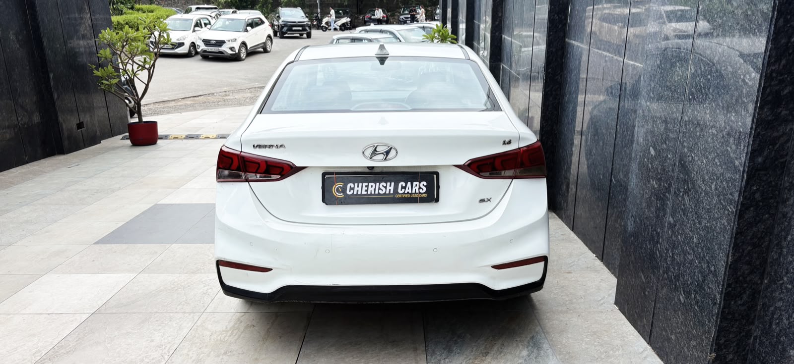 HYUNDAI VERNA- SX OPTIONAL - SUNROOF AUTOMATIC - 2018