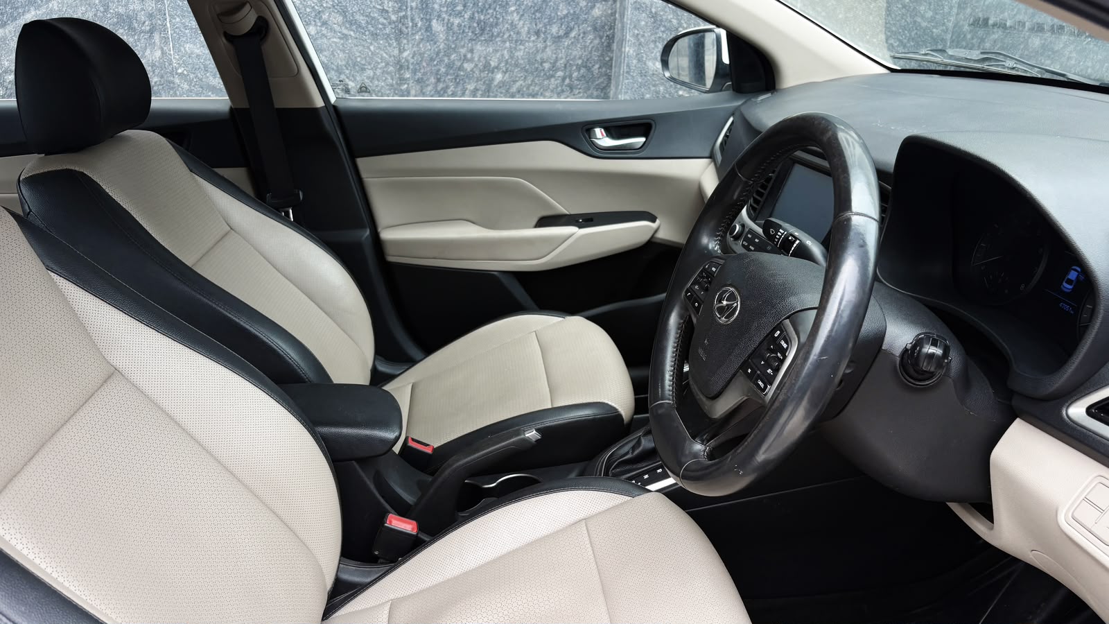 HYUNDAI VERNA- SX OPTIONAL - SUNROOF AUTOMATIC - 2018