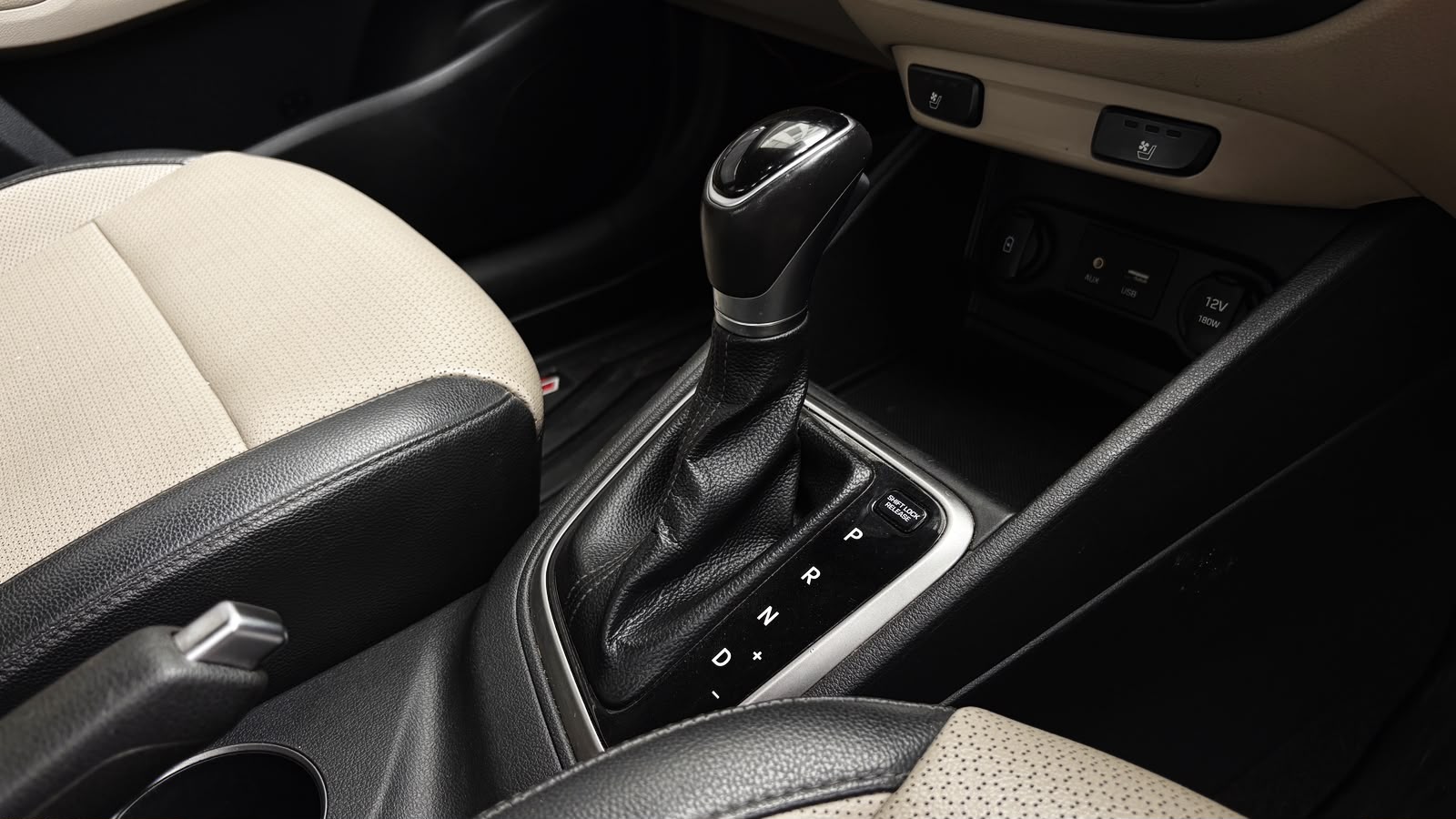 HYUNDAI VERNA- SX OPTIONAL - SUNROOF AUTOMATIC - 2018