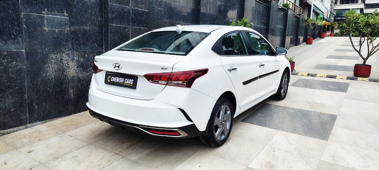 HYUNDAI VERNA- SX - SUNROOF - 2021