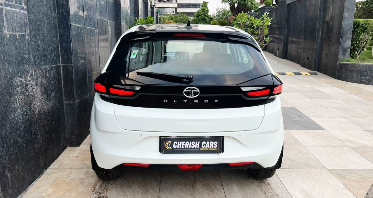 TATA ALTROZ -XZ PLUS S CNG - 2024