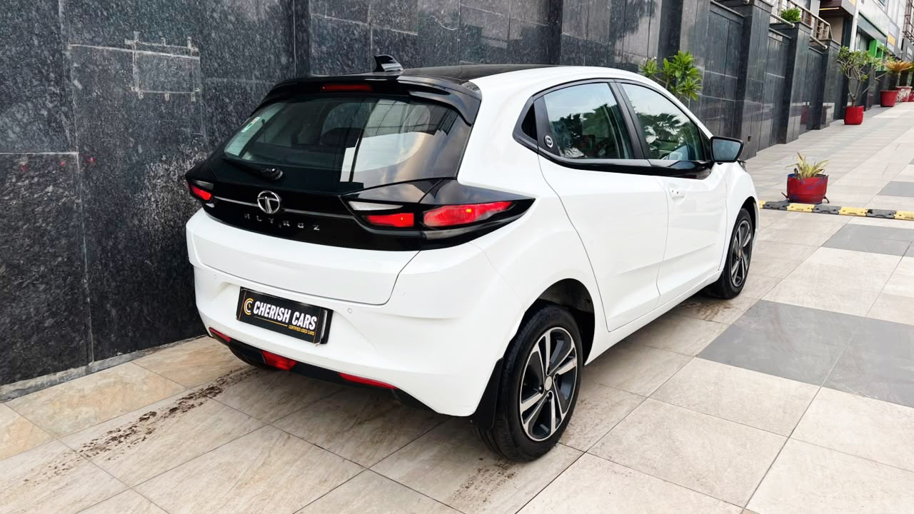 TATA ALTROZ -XZ PLUS S CNG - 2024