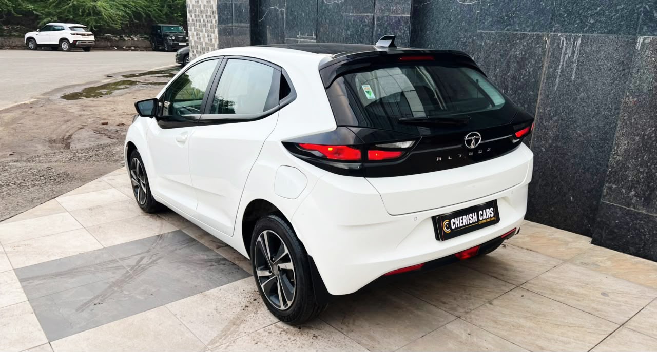 TATA ALTROZ -XZ PLUS S CNG - 2024