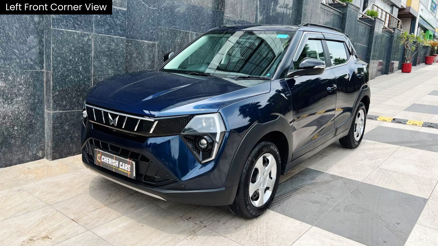 MAHINDRA XUV 3XO - MX3 - SUNROOF - 2025