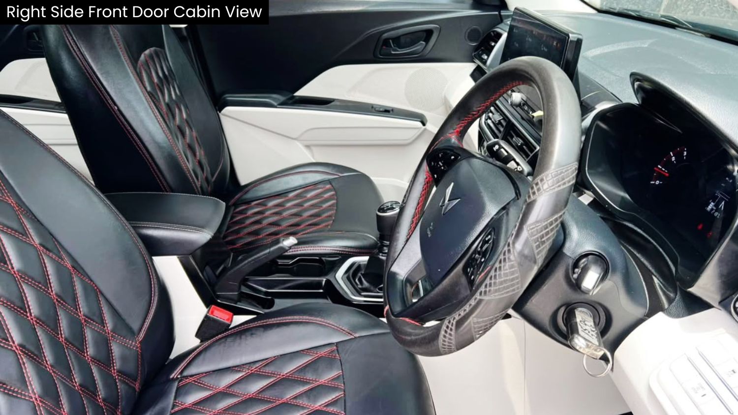 MAHINDRA XUV 3XO - MX3 - SUNROOF - 2025