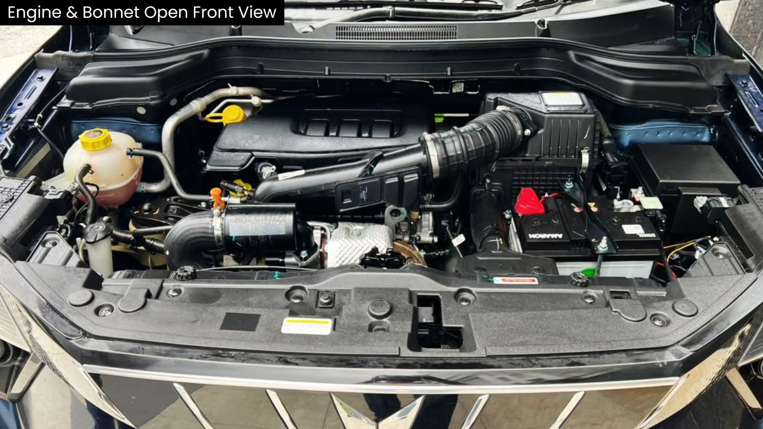 MAHINDRA XUV 3XO - MX3 - SUNROOF - 2025