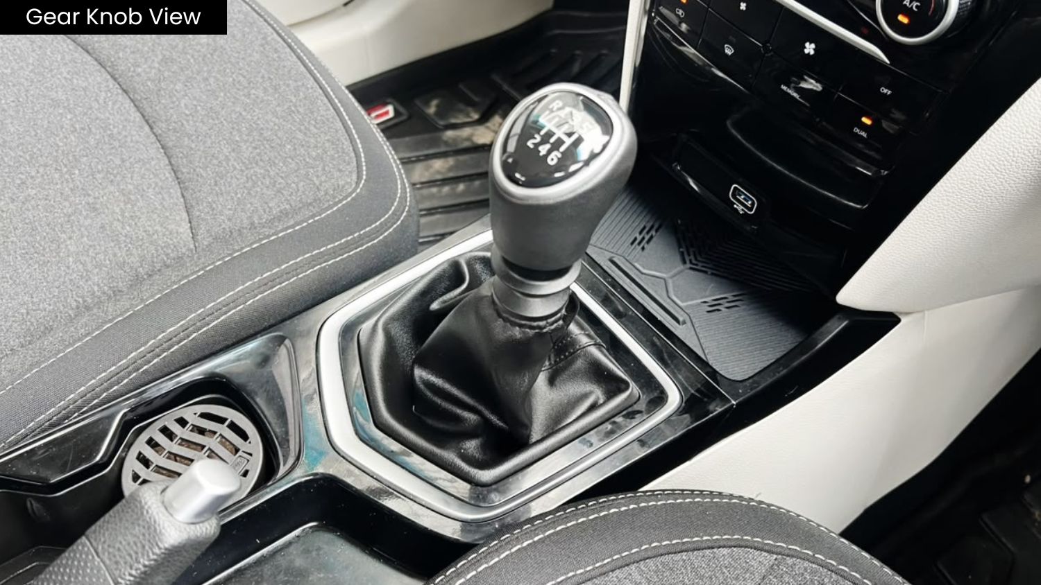MAHINDRA XUV 3XO - AX5 - SUNROOF - 2024