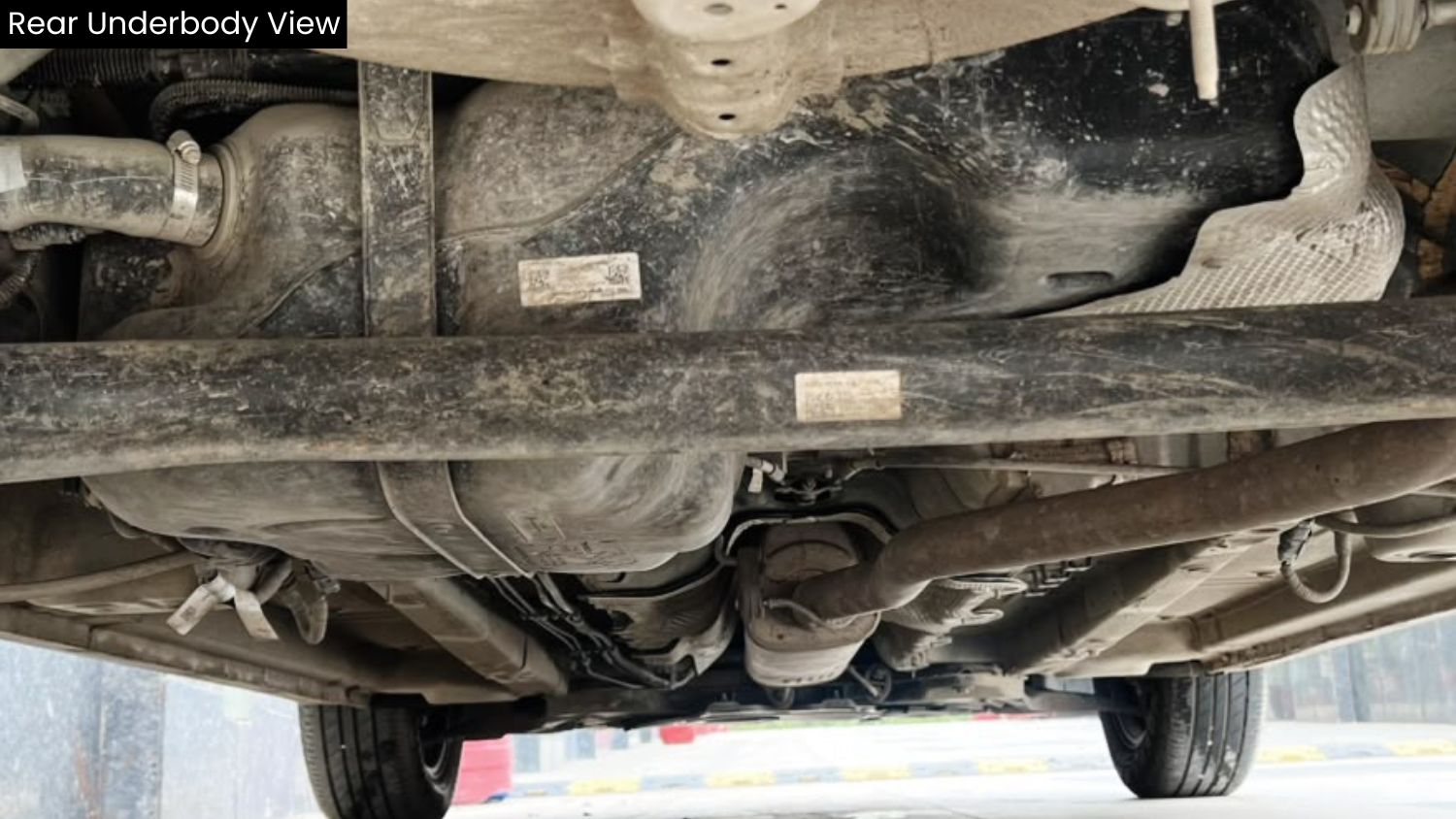 MAHINDRA XUV 3XO - AX5 - SUNROOF - 2024