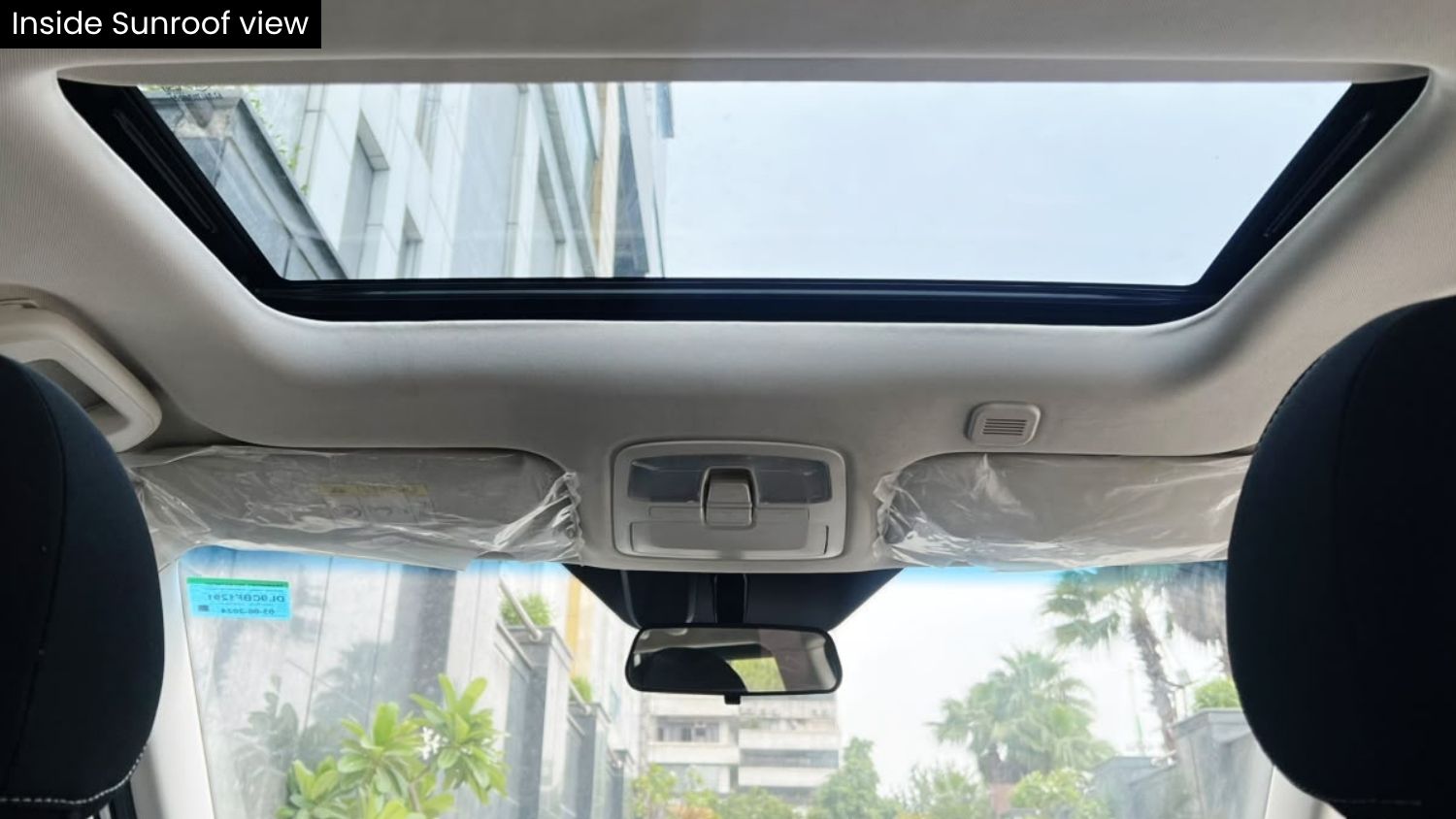 MAHINDRA XUV 3XO - AX5 - SUNROOF - 2024