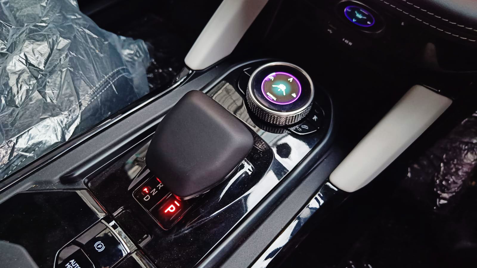 TATA HARRIER - FEARLESS X PLUS AT  - PANAROMIC SUNROOF - AUTOMATIC - UNREGISTERED