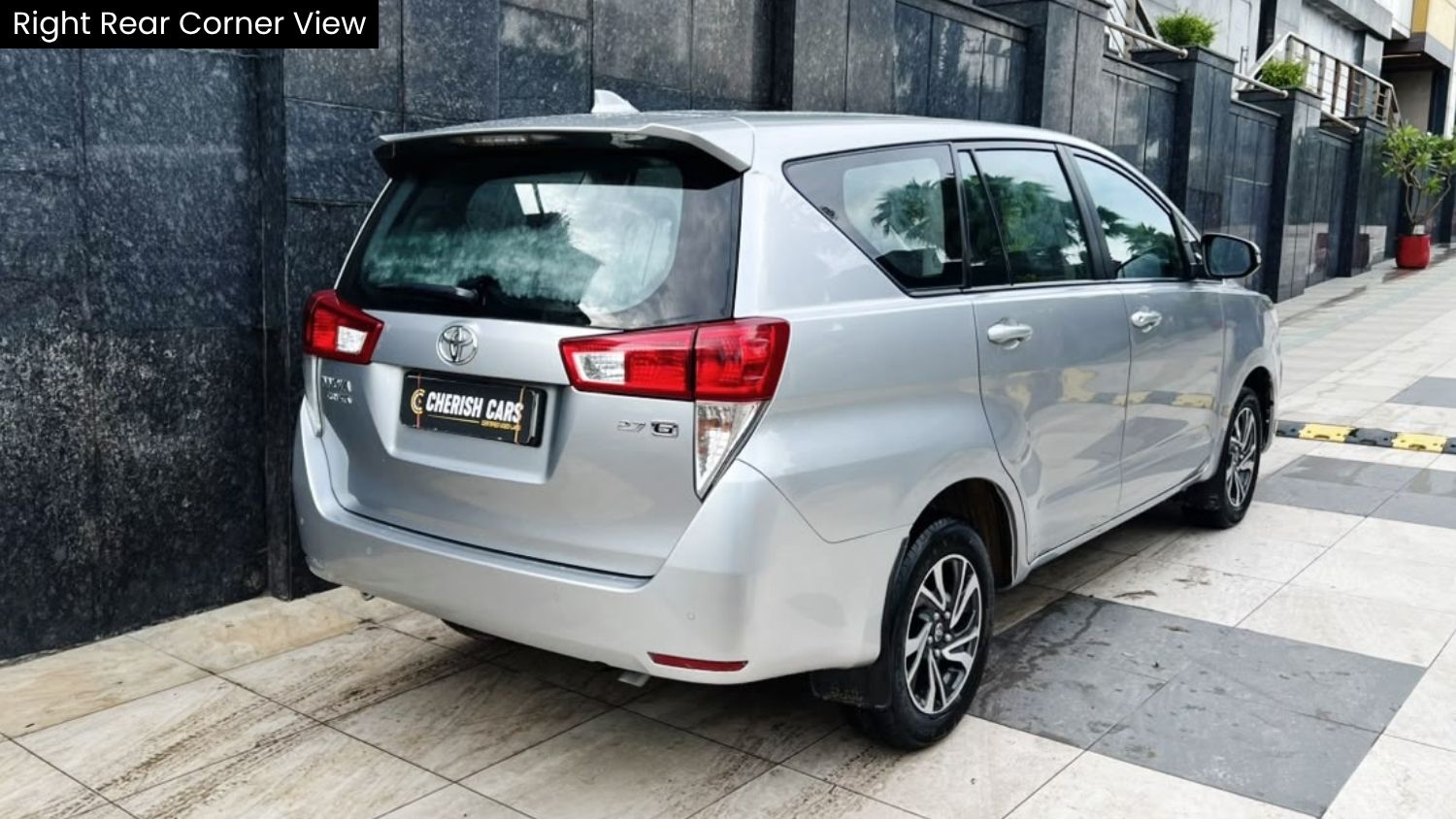 TOYOTA INNOVA CRYSTA 2.7 - G - 2022