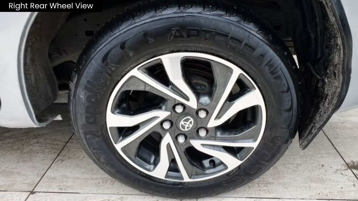 TOYOTA INNOVA CRYSTA 2.7 - G - 2022