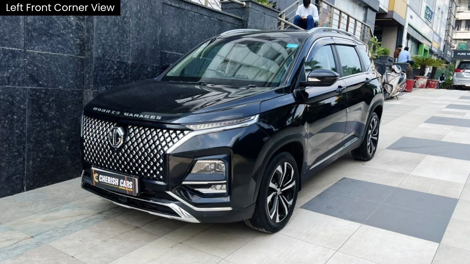 MG HECTOR PLUS - SAVVY PRO CVT – PANAROMIC SUNROOF - AUTOMATIC - 2024
