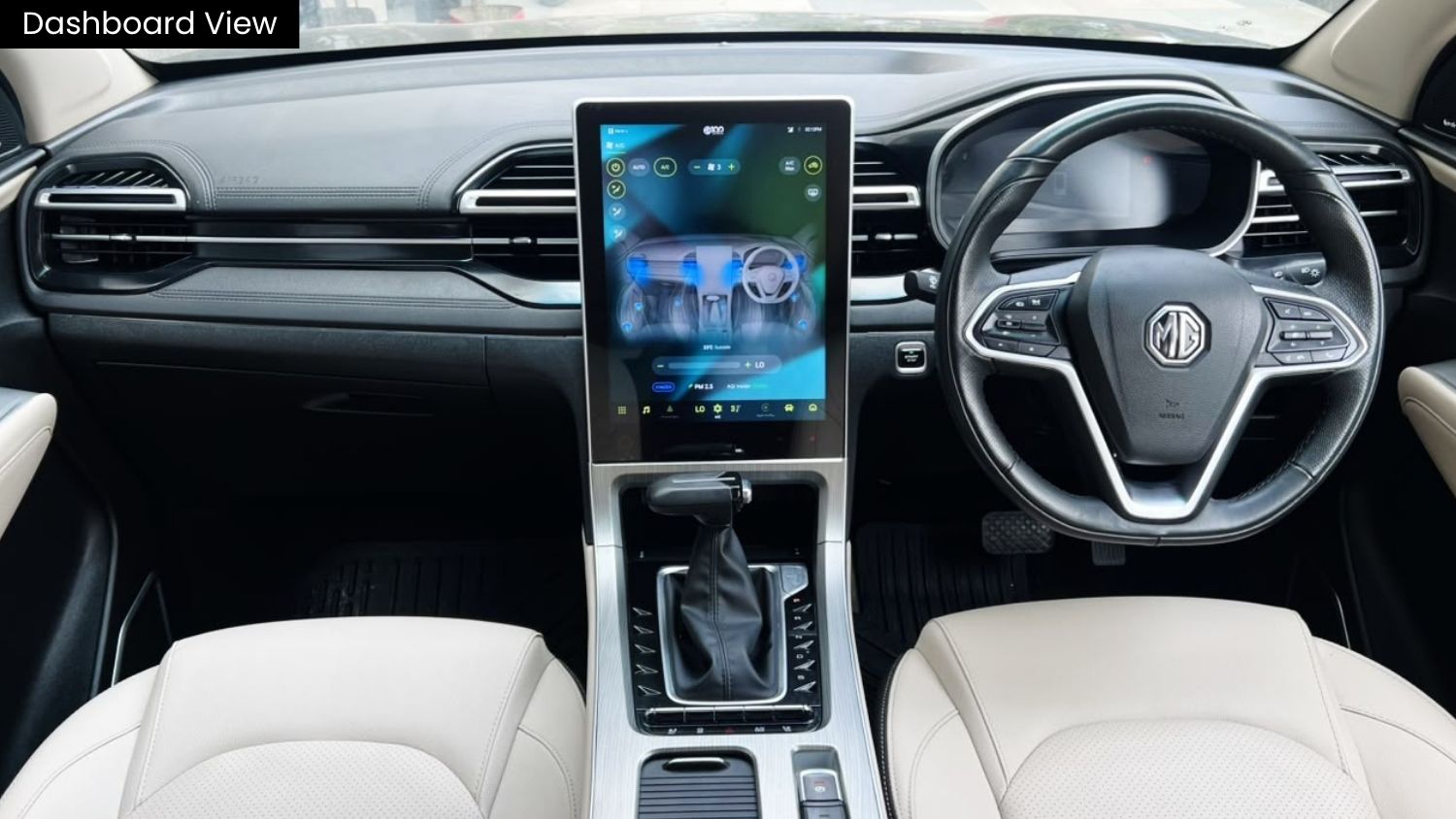 MG HECTOR PLUS - SAVVY PRO CVT – PANAROMIC SUNROOF - AUTOMATIC - 2024