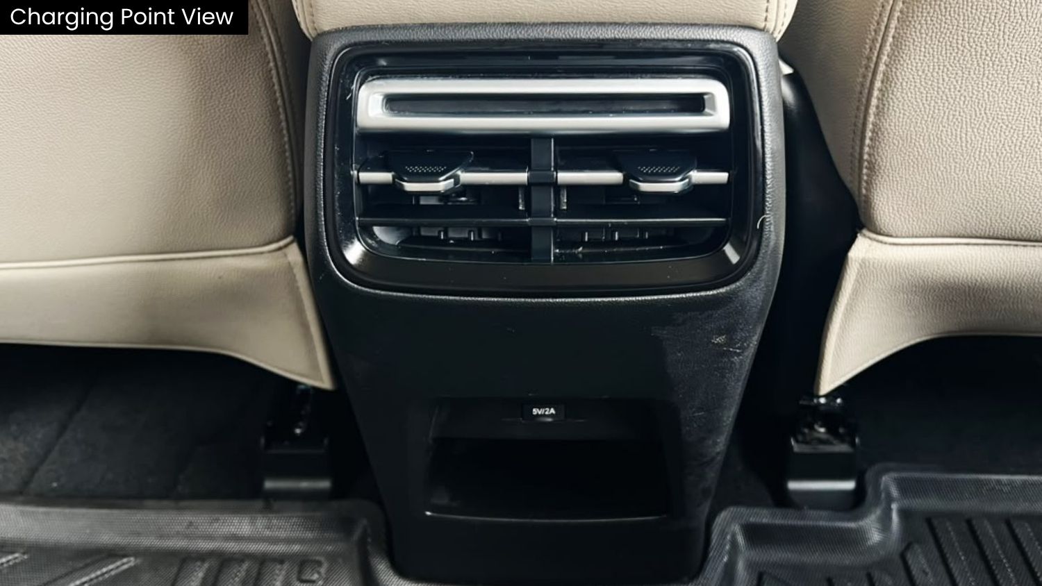 MG HECTOR PLUS - SAVVY PRO CVT – PANAROMIC SUNROOF - AUTOMATIC - 2024
