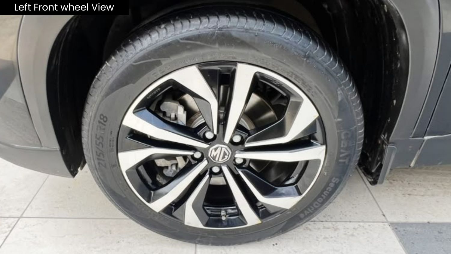 MG HECTOR PLUS - SAVVY PRO CVT – PANAROMIC SUNROOF - AUTOMATIC - 2024