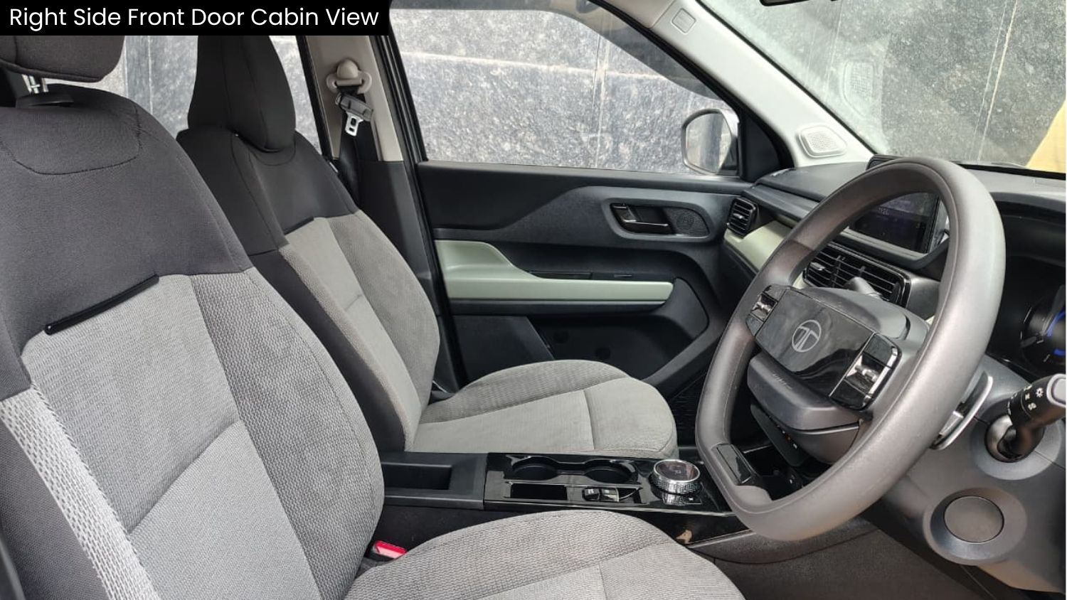 TATA PUNCH EV - ADVENTURE  S LONG RANGE - SUNROOF- 2025