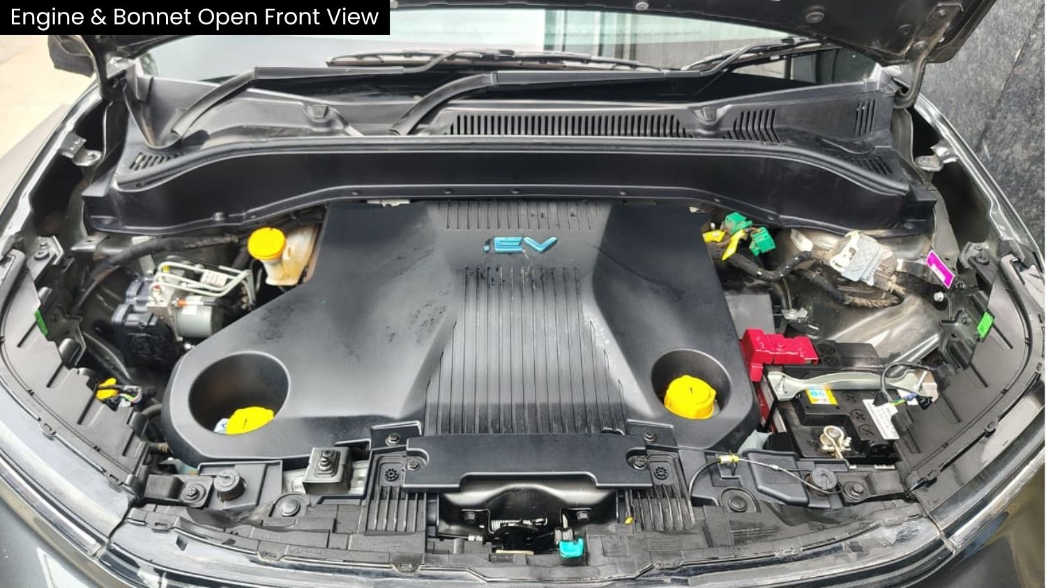 TATA PUNCH EV - ADVENTURE  S LONG RANGE - SUNROOF- 2025