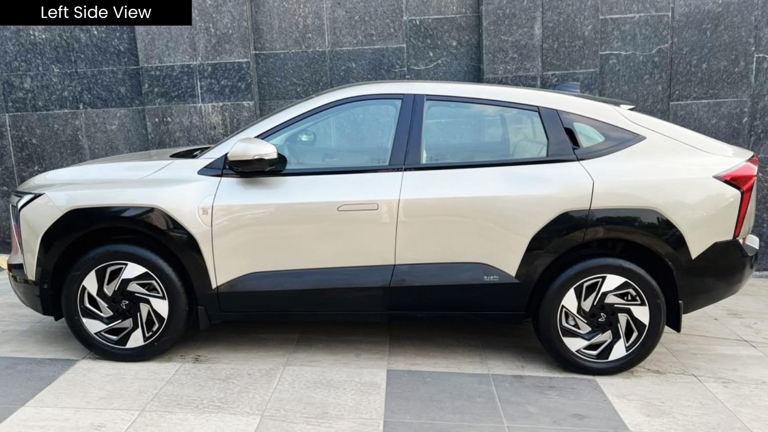 MAHINDRA  - XEV 9E THREE B79- PANAROMIC SUNROOF - AUTOMATIC - 2025