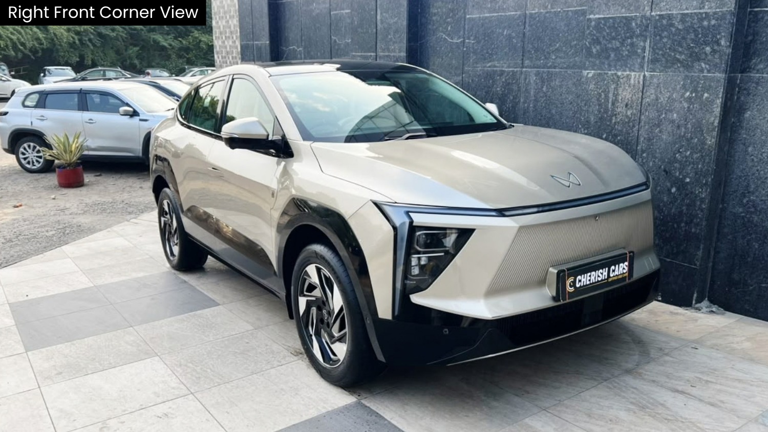MAHINDRA  - XEV 9E THREE B79- PANAROMIC SUNROOF - AUTOMATIC - 2025