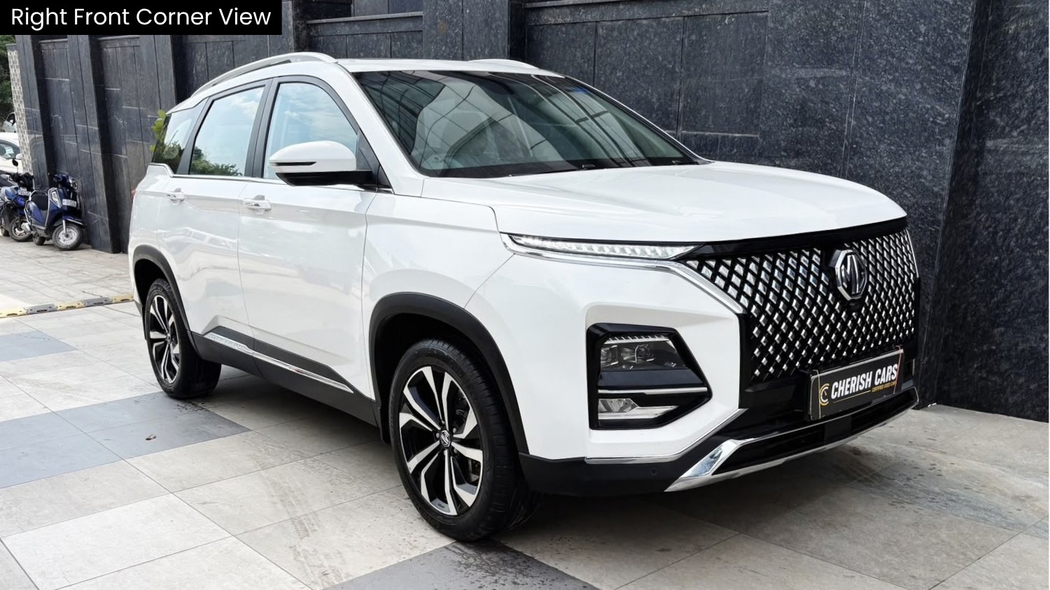 MG HECTOR - SHARP PRO CVT – PANAROMIC SUNROOF - AUTOMATIC - 2024