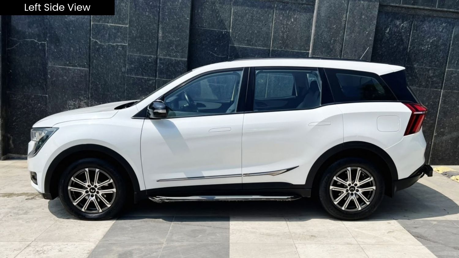 MAHINDRA XUV 700 - MX - 2023