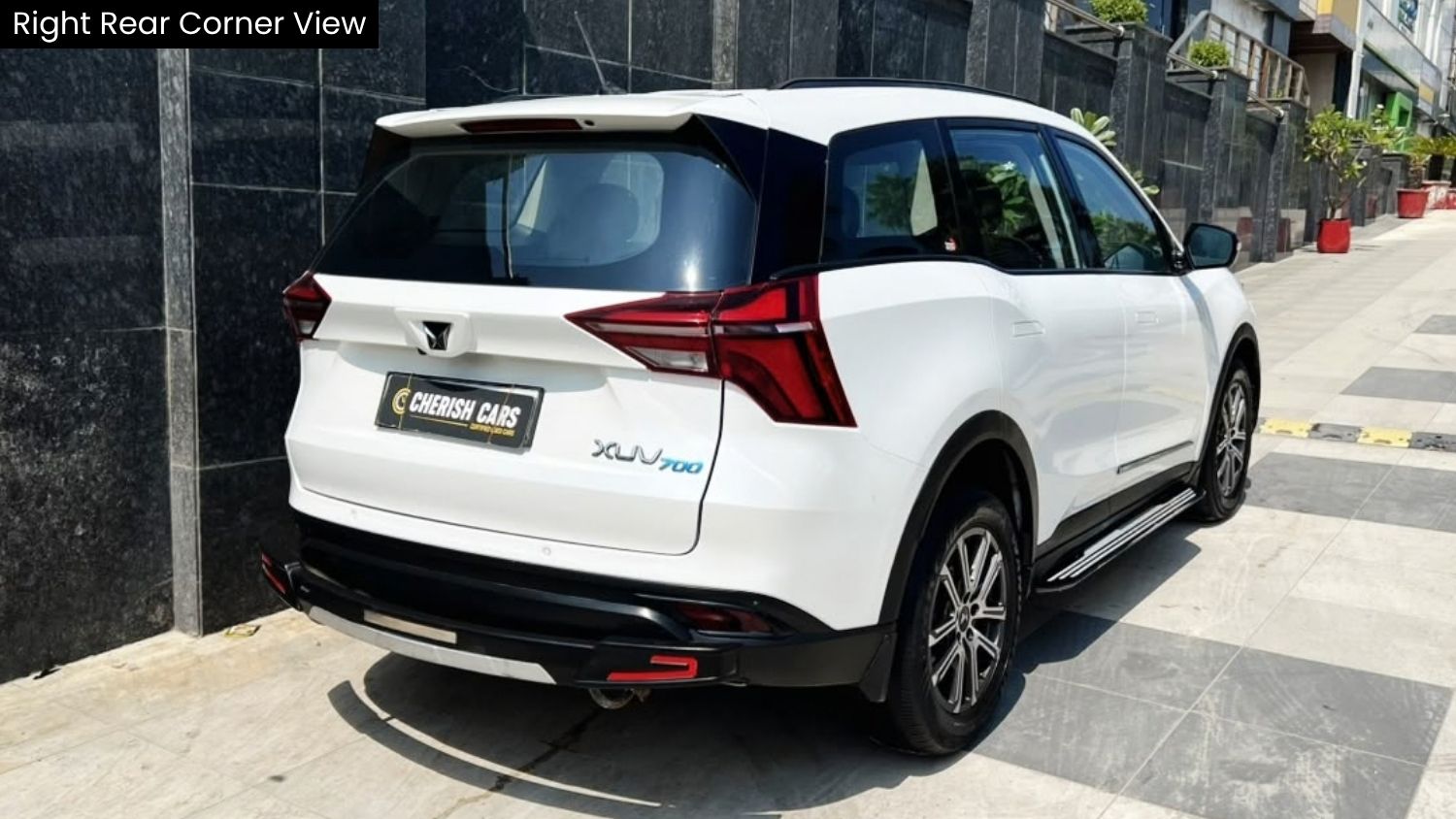 MAHINDRA XUV 700 - MX - 2023