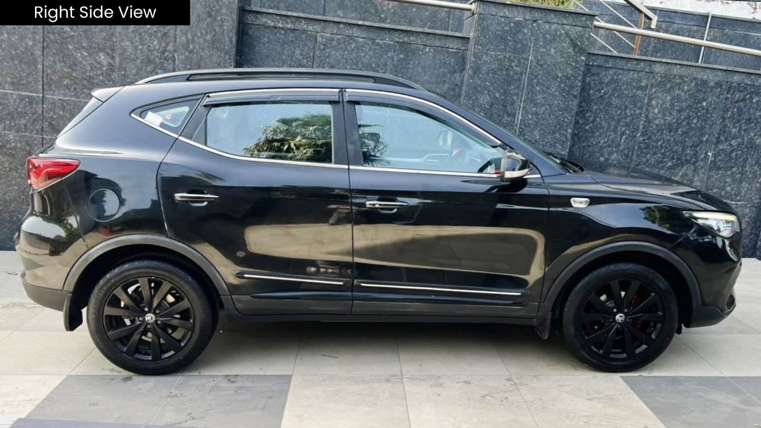 MG ASTOR - BLACK STORM CVT - PANAROMIC SUNROOF - AUTOMATIC - 2023
