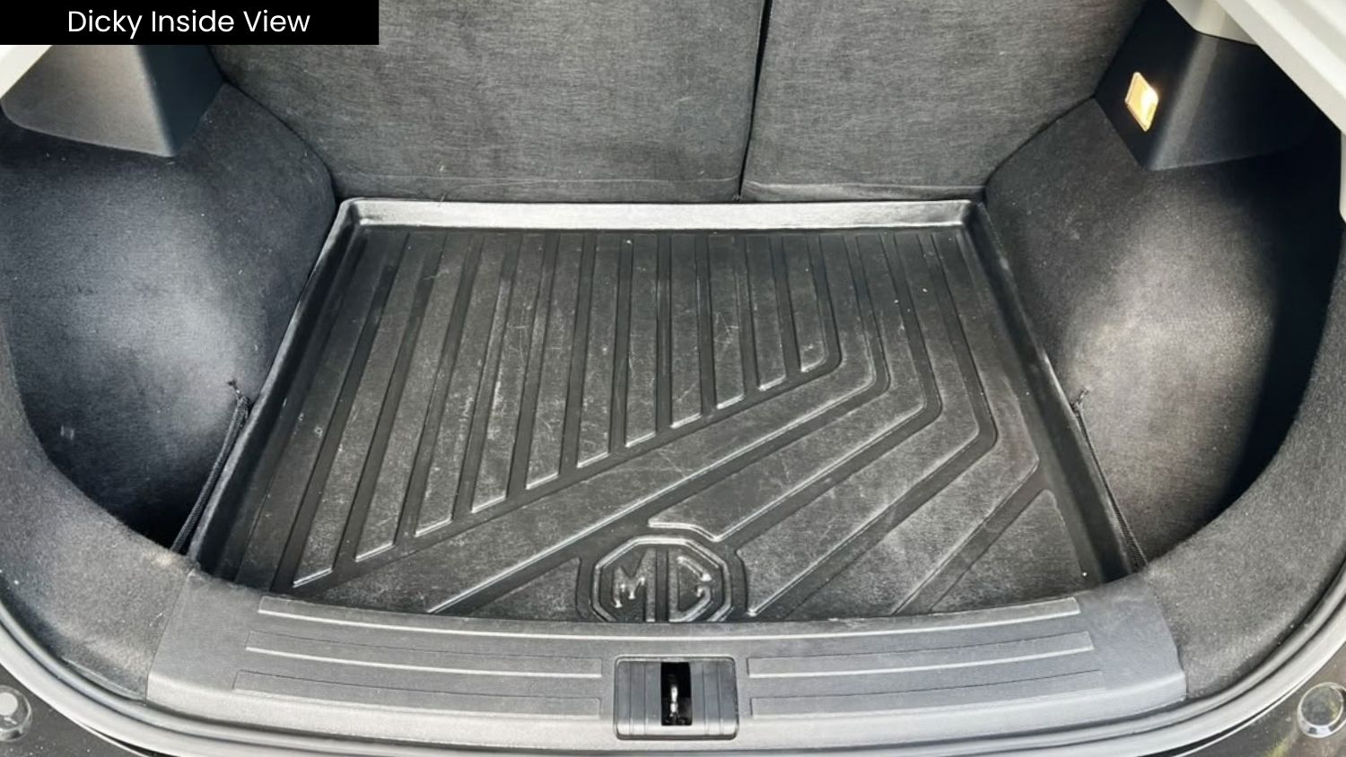 MG ASTOR - BLACK STORM CVT - PANAROMIC SUNROOF - AUTOMATIC - 2023