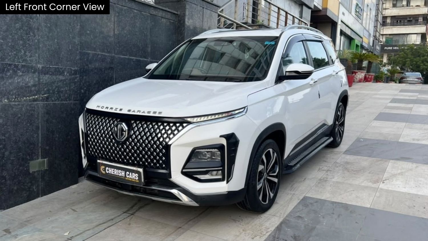 MG HECTOR PLUS - SAVVY PRO CVT – PANAROMIC SUNROOF - AUTOMATIC - 2023