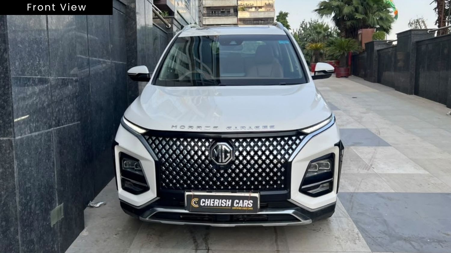 MG HECTOR PLUS - SAVVY PRO CVT – PANAROMIC SUNROOF - AUTOMATIC - 2023