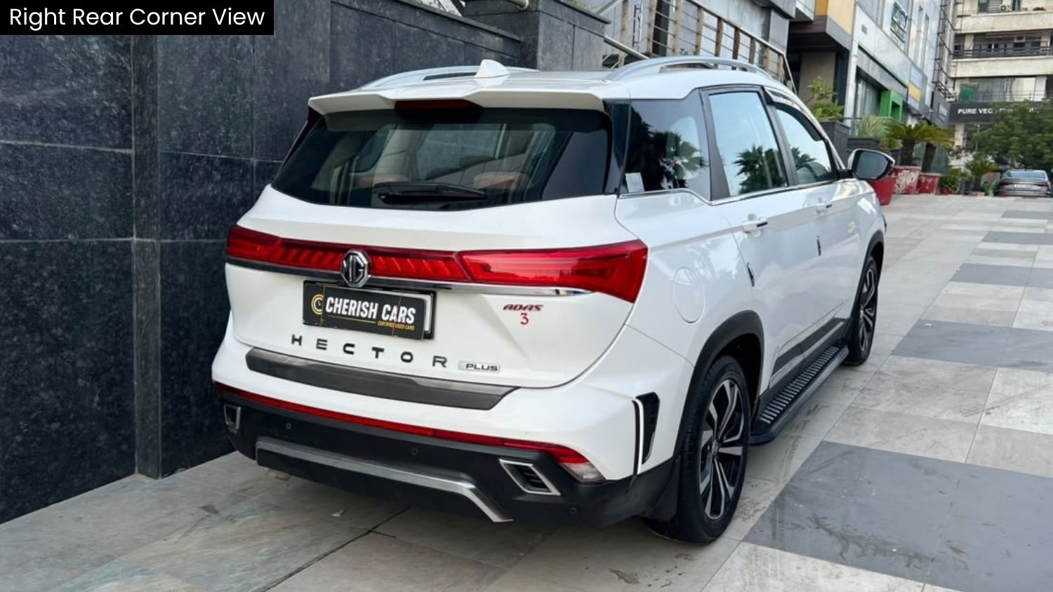 MG HECTOR PLUS - SAVVY PRO CVT – PANAROMIC SUNROOF - AUTOMATIC - 2023