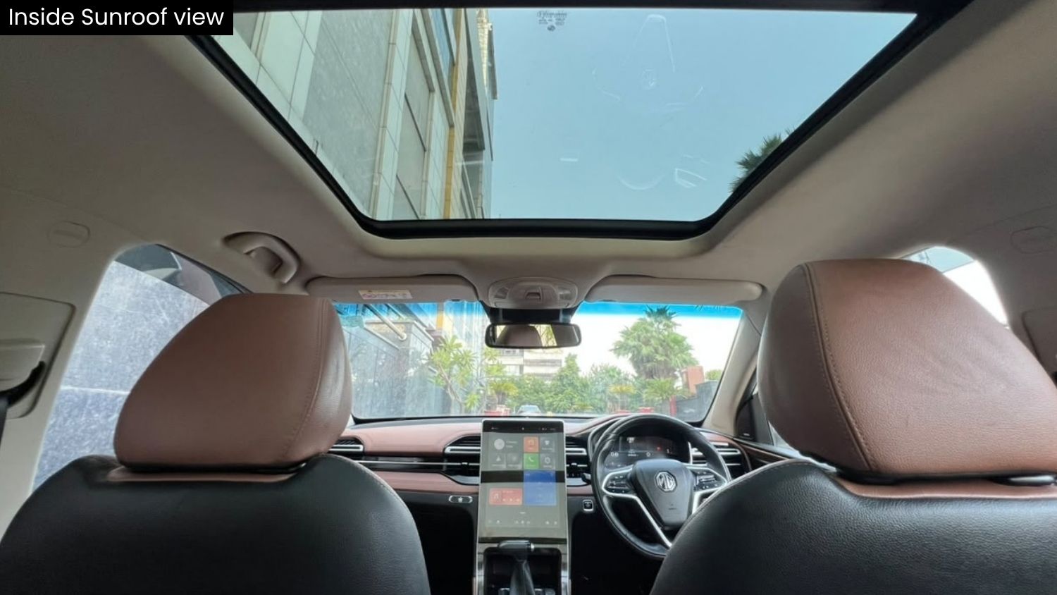 MG HECTOR PLUS - SAVVY PRO CVT – PANAROMIC SUNROOF - AUTOMATIC - 2023