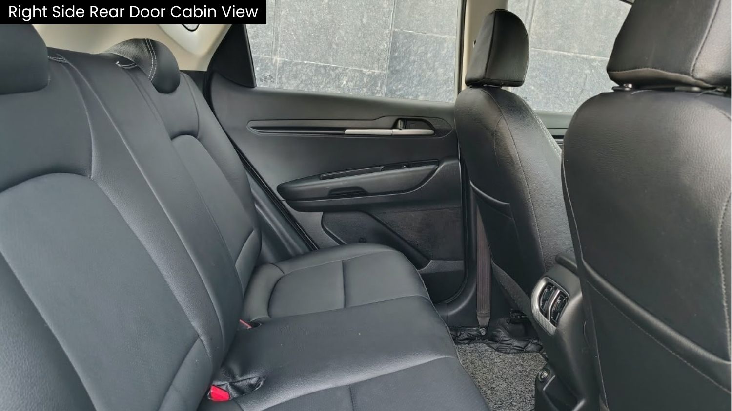 KIA SONET - HTK PLUS IMT - SUNROOF - 2023